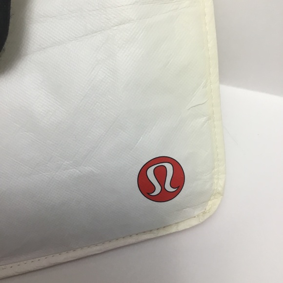 $15 ADD-ON LULULEMON Shopping Bag - Picture 4 of 5